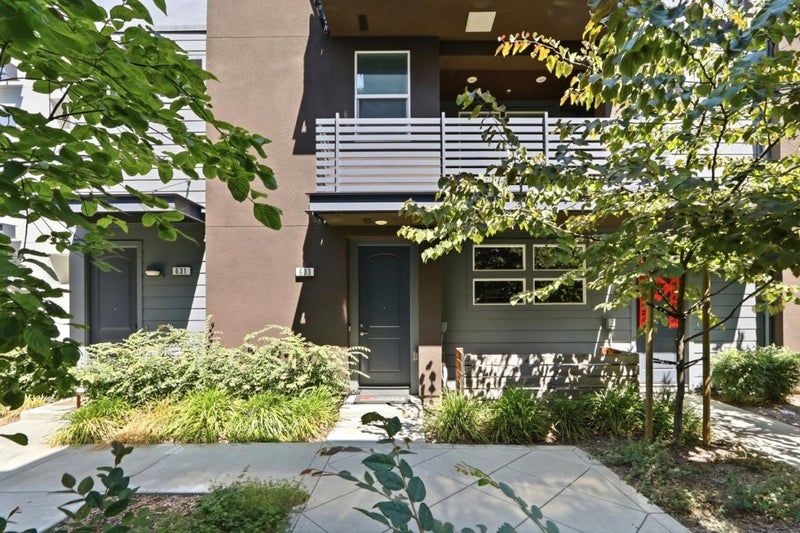 633 Clover Circle