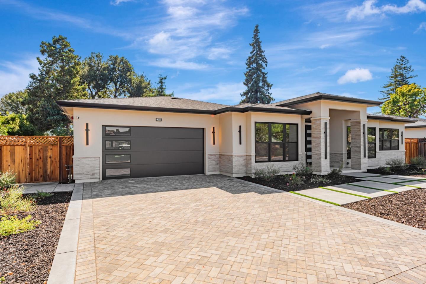 12584 Paseo Flores