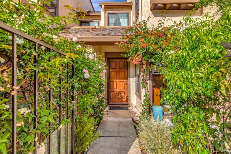 1888 Huxley Court