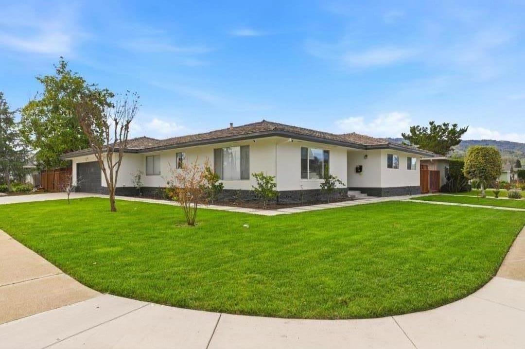 700 Eschenburg Drive
