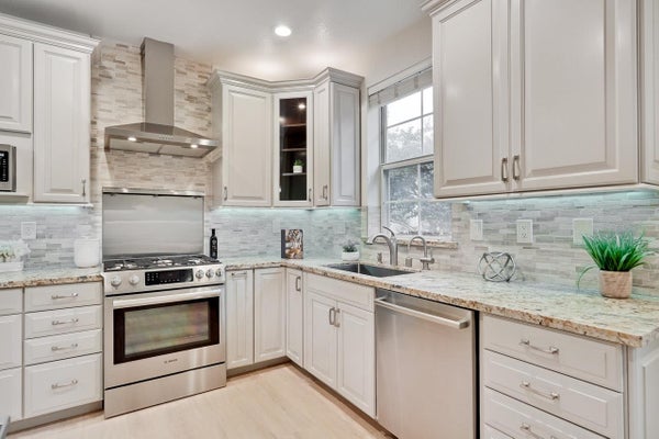 368 MERIDIAN AVE, SAN JOSE, CA 95126 - Image 4fe7565ddc2bc8ab39b537b4a4fc32ac/3271707815