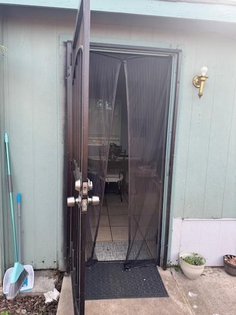 Tiny photo for 322 Poplar Avenue, MANTECA, CA 95336 (MLS # ML82049616)