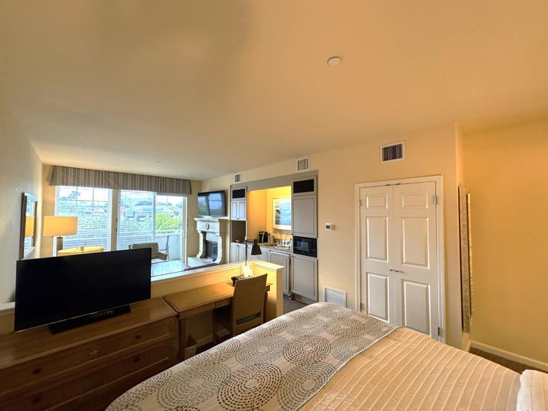 4100 Cabrillo Highway 105