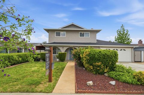 Photo of 2934 Kilo Avenue, SAN JOSE, CA 95124 (MLS # ML82044060)