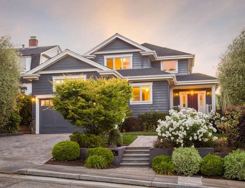 Photo of 638 Oregon Avenue, San Mateo, CA 94402 (MLS # ML82025329)
