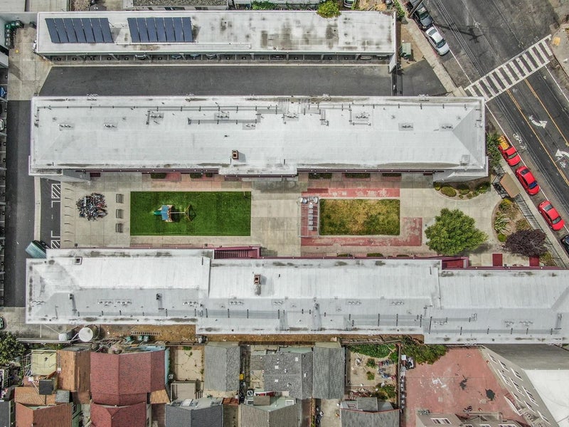 2555 Foothill Boulevard