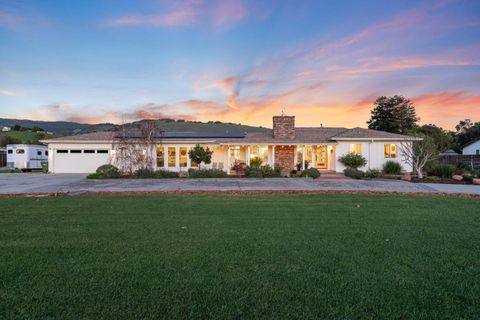 Photo of 10500 Travis Court, GILROY, CA 95020 (MLS # ML82028814)