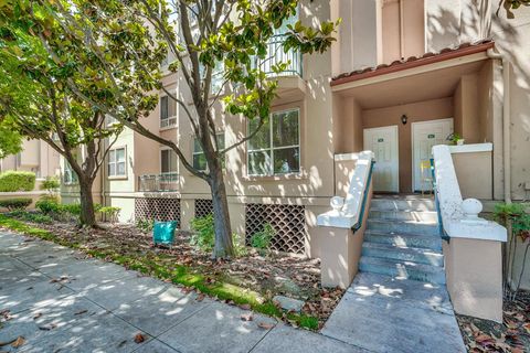 Photo of 951 S 12th Street #102, SAN JOSE, CA 95112 (MLS # ML82030994)