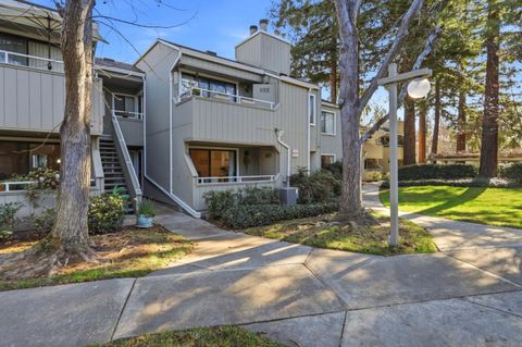 Photo of 1661 Braddock Court, SAN JOSE, CA 95125 (MLS # ML82033794)
