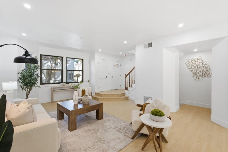 970 La Mesa Terrace E
