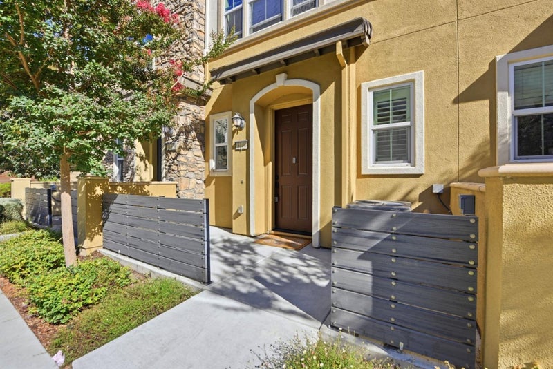 3146 Blanco Terrace