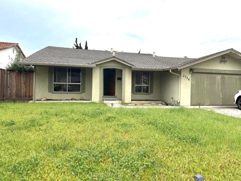 Photo of 3736 Eastwood Circle, SANTA CLARA, CA 95054 (MLS # ML82041374)