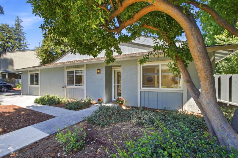 4882 Cherrythorne Lane