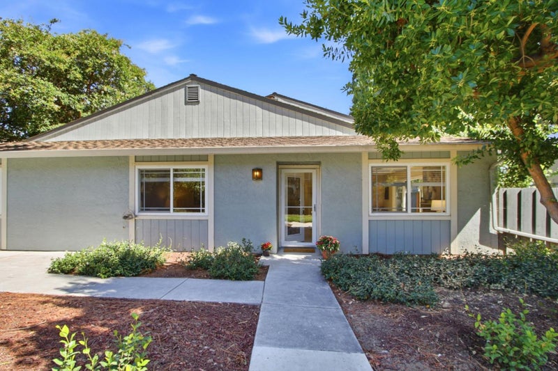 4882 Cherrythorne Lane