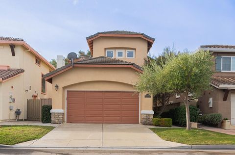 Photo of 18050 Stonehaven, SALINAS, CA 93908 (MLS # ML82031973)