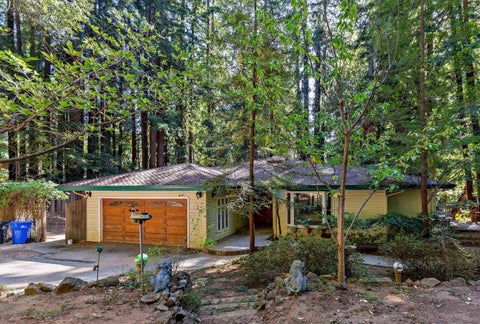 Photo of 10 Atherly Lane, SANTA CRUZ, CA 95060 (MLS # ML82062181)