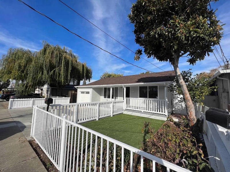 2921 Calvin Avenue