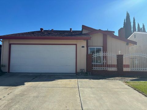 Photo of 2114 Bennighof Court, SAN JOSE, CA 95121 (MLS # ML82023436)