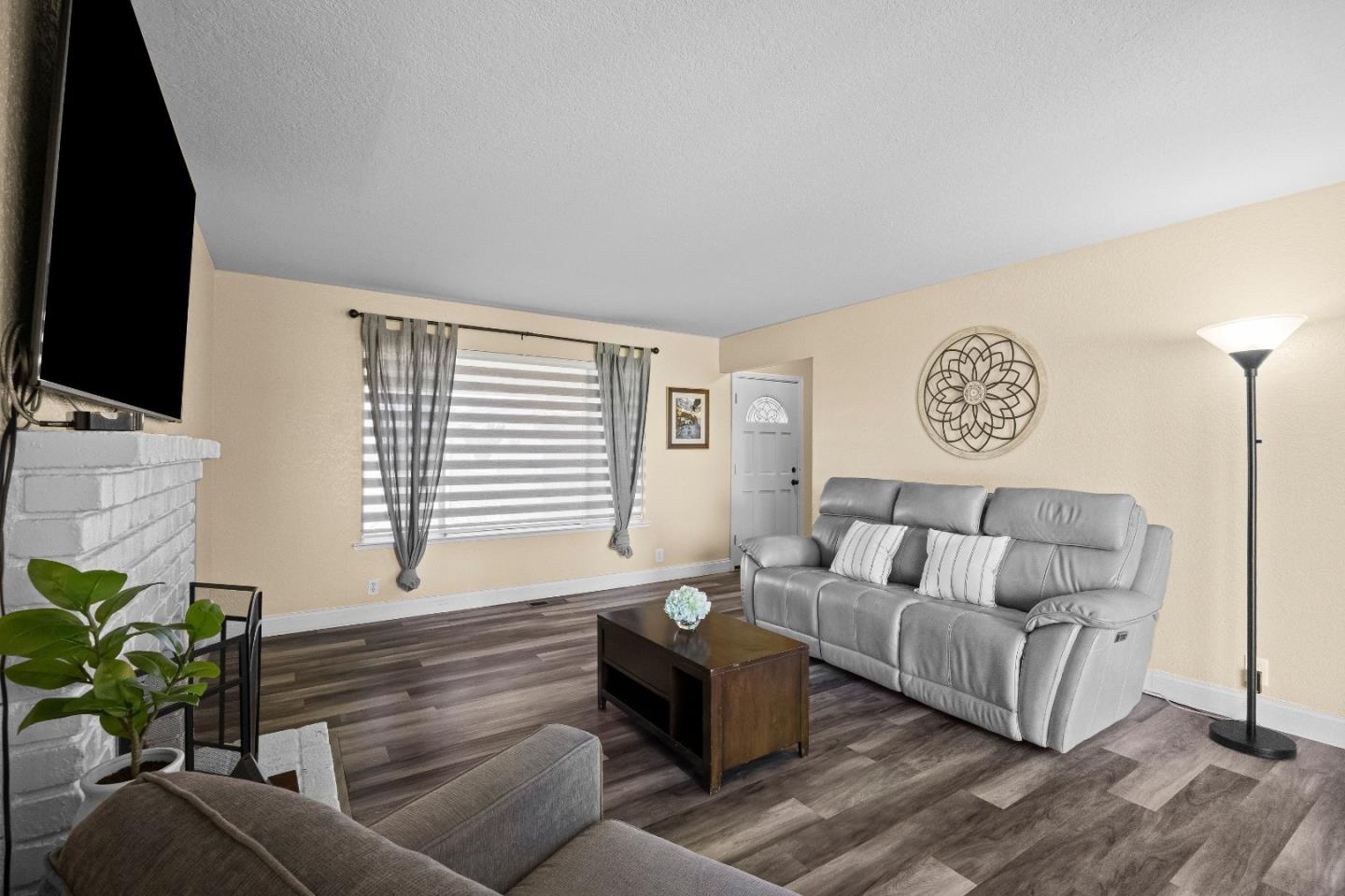 930 Apple Court