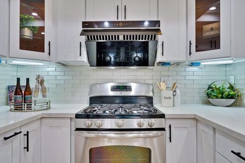 Tiny photo for 426 Galleria Drive #UNIT 8, SAN JOSE, CA 95134 (MLS # ML82029687)