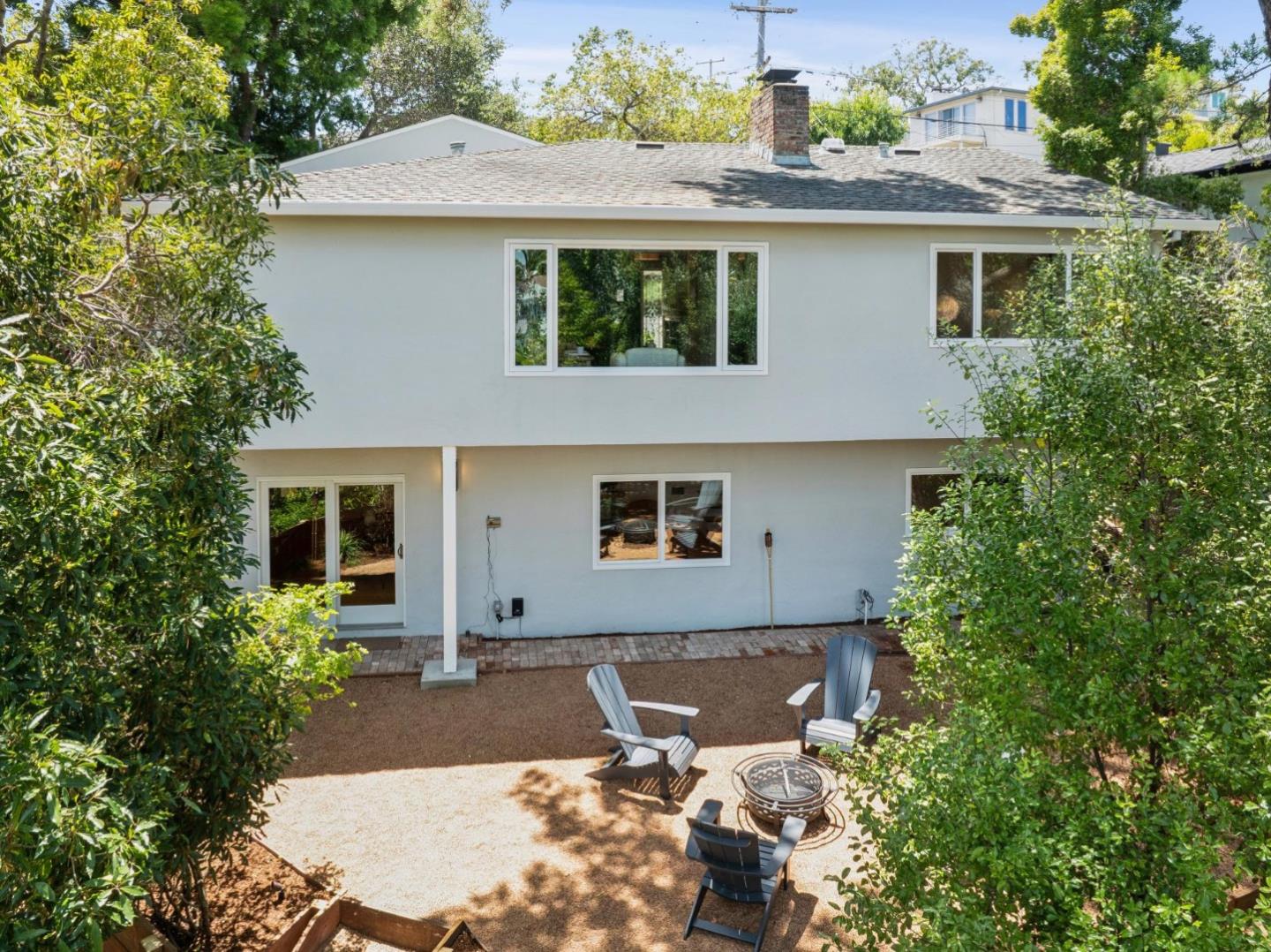 1085 Sunset Drive