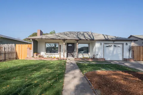 323 Chaparral Street, Salinas, CA 93906 - #: ML82032926