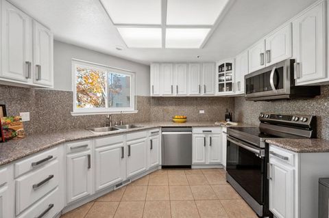 Tiny photo for 104 E Court Lane, Foster City, CA 94404 (MLS # ML82029284)