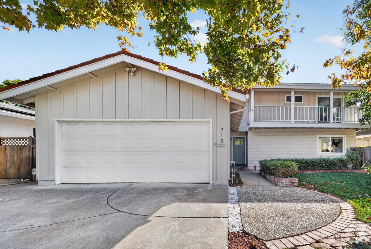 718 Henderson Avenue