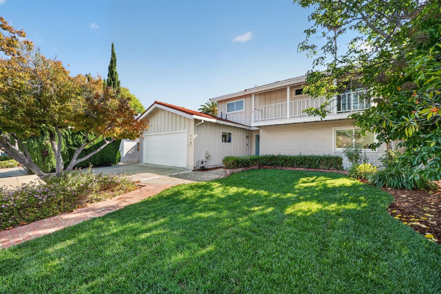 718 Henderson Avenue