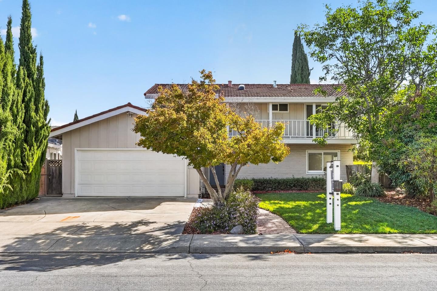 718 Henderson Avenue