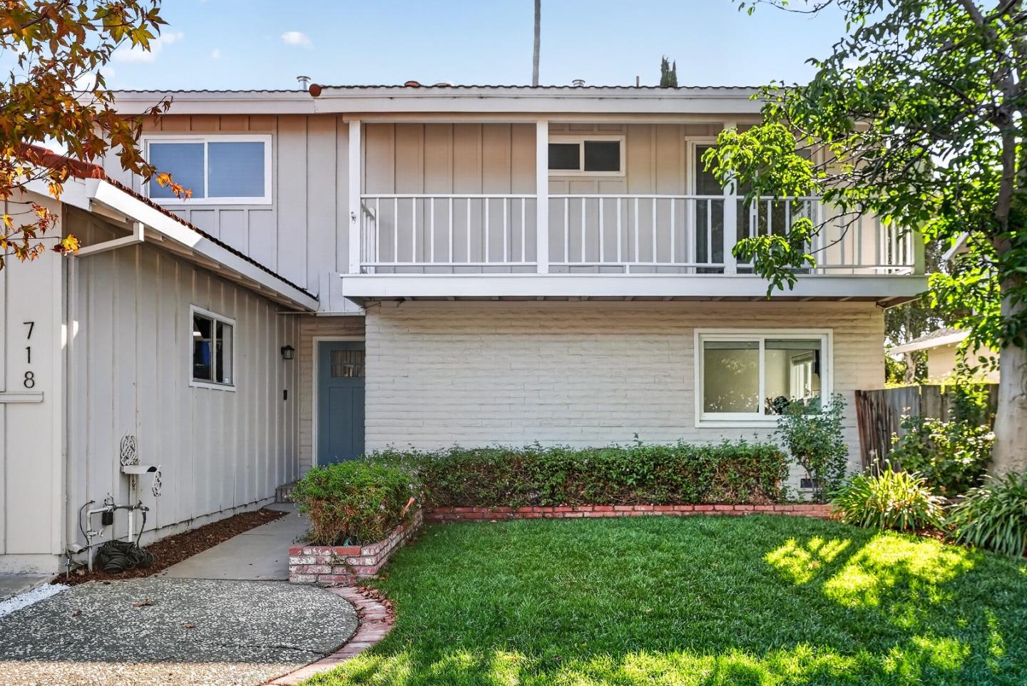 718 Henderson Avenue