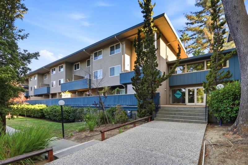 7100 Rainbow Drive 33