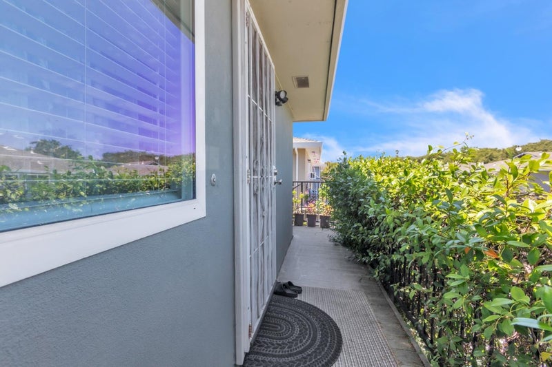 1327 Scossa Avenue 4