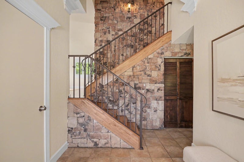 3678 Spurs Trail