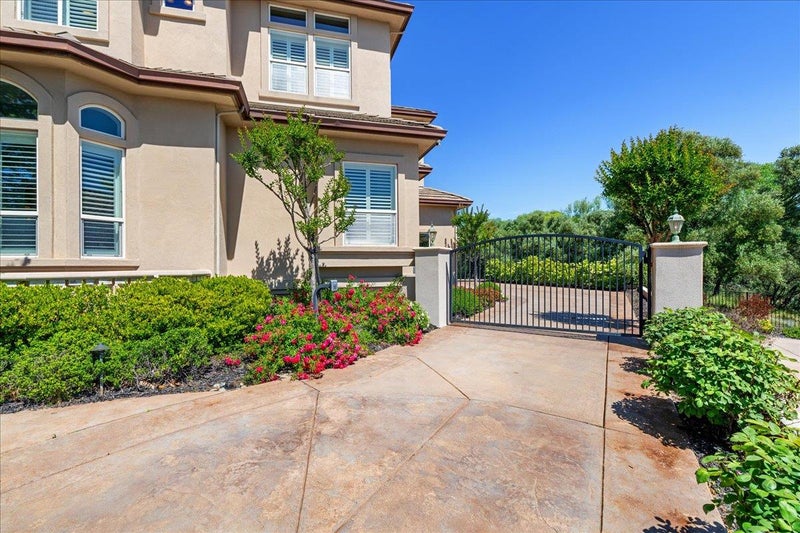 8625 Laurel Mist Court