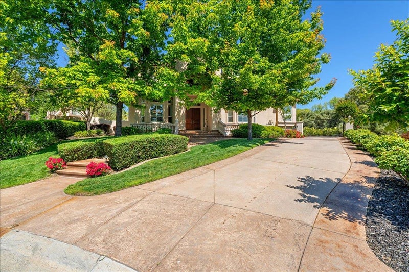 8625 Laurel Mist Court