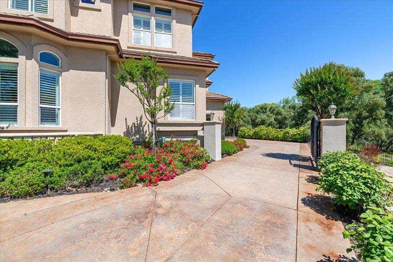 8625 Laurel Mist Court