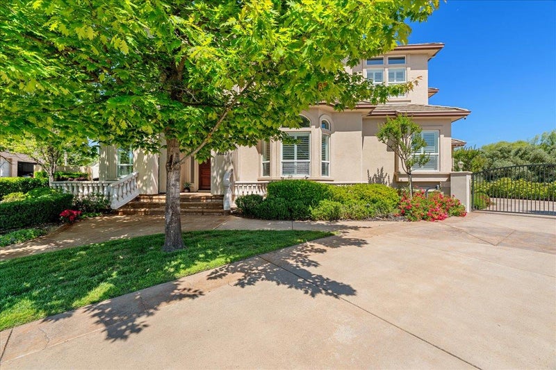 8625 Laurel Mist Court