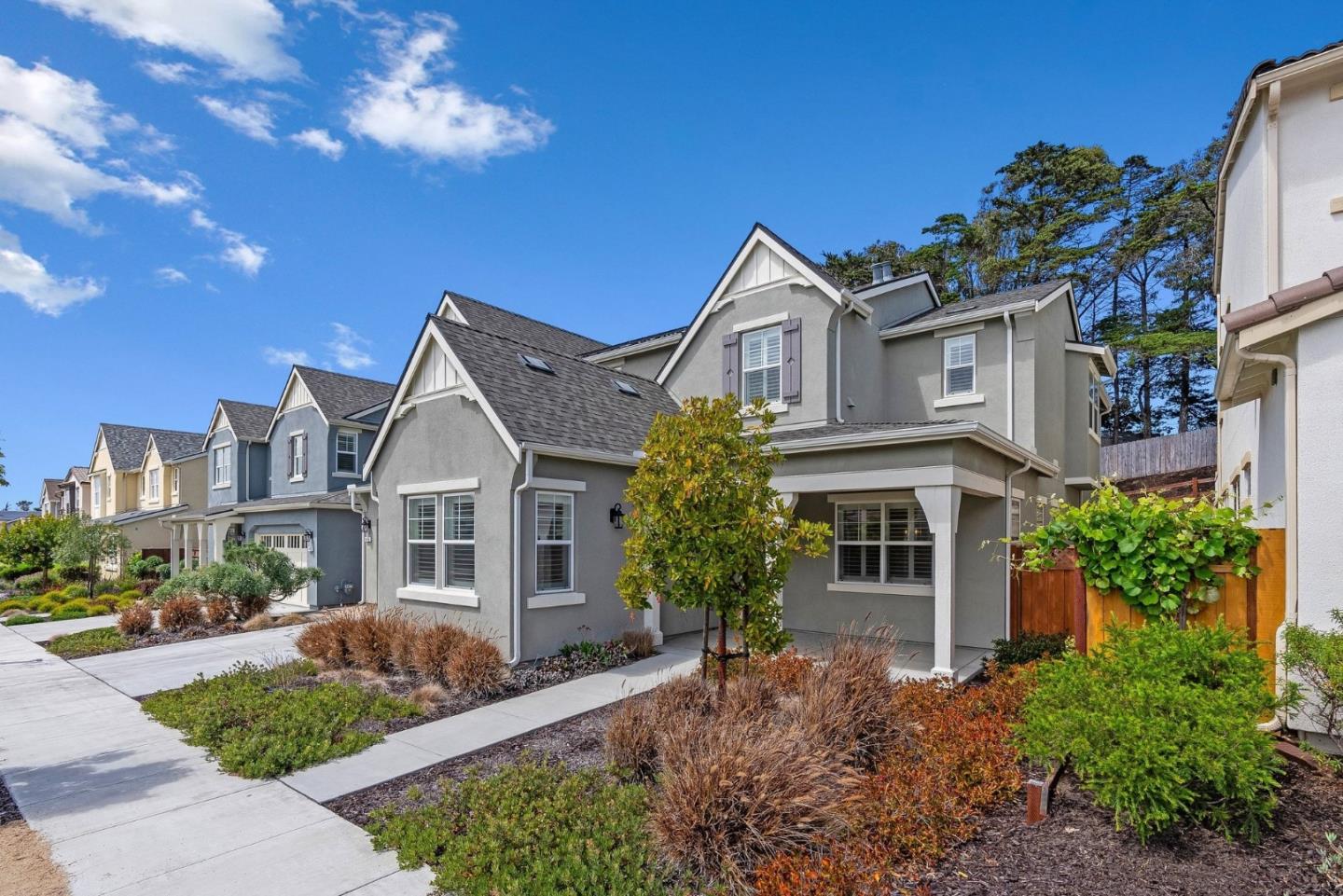 445 Russell Way