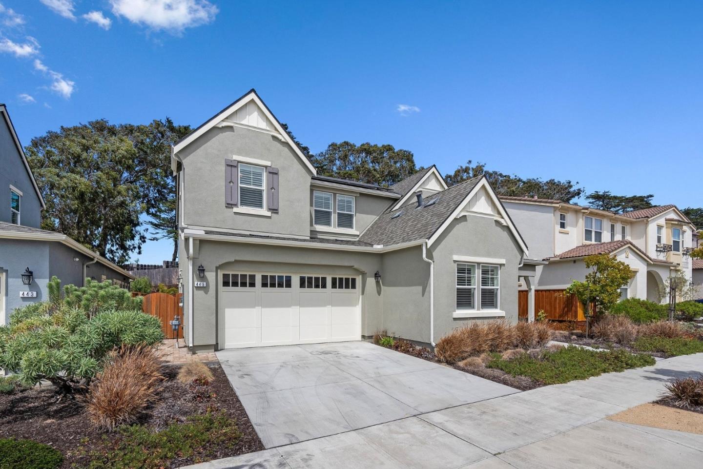 445 Russell Way