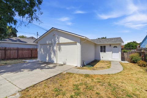 Photo of 2369 Oakwood Drive, EAST PALO ALTO, CA 94303 (MLS # ML82051550)