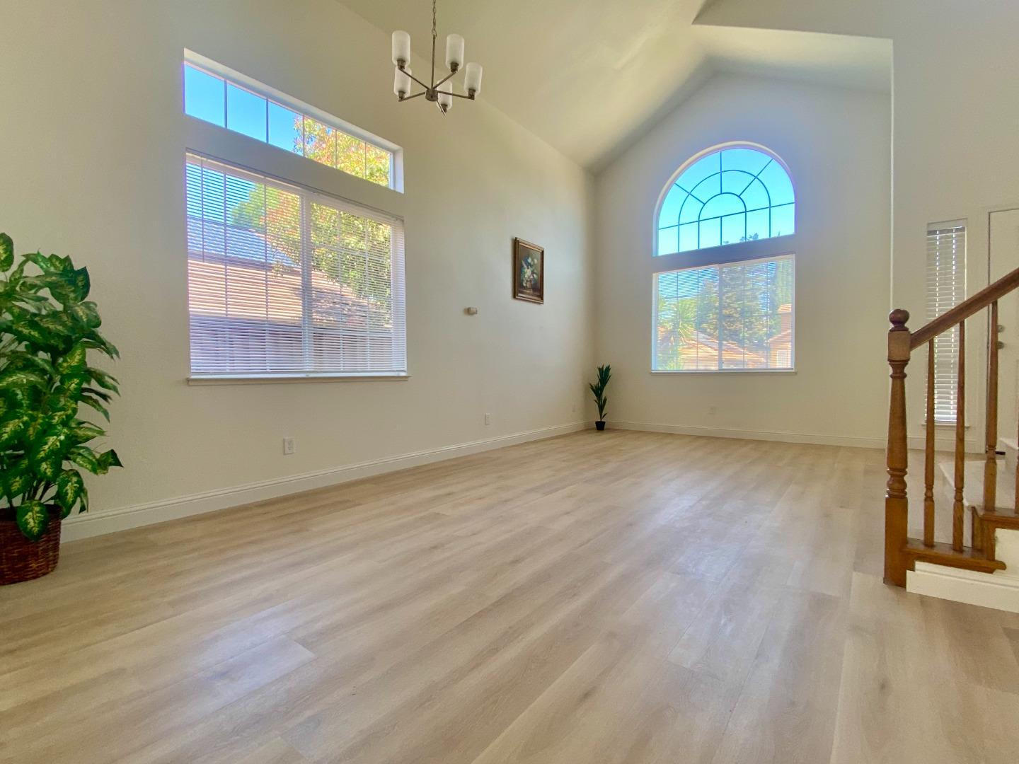 1912 Medicine Mountain Court