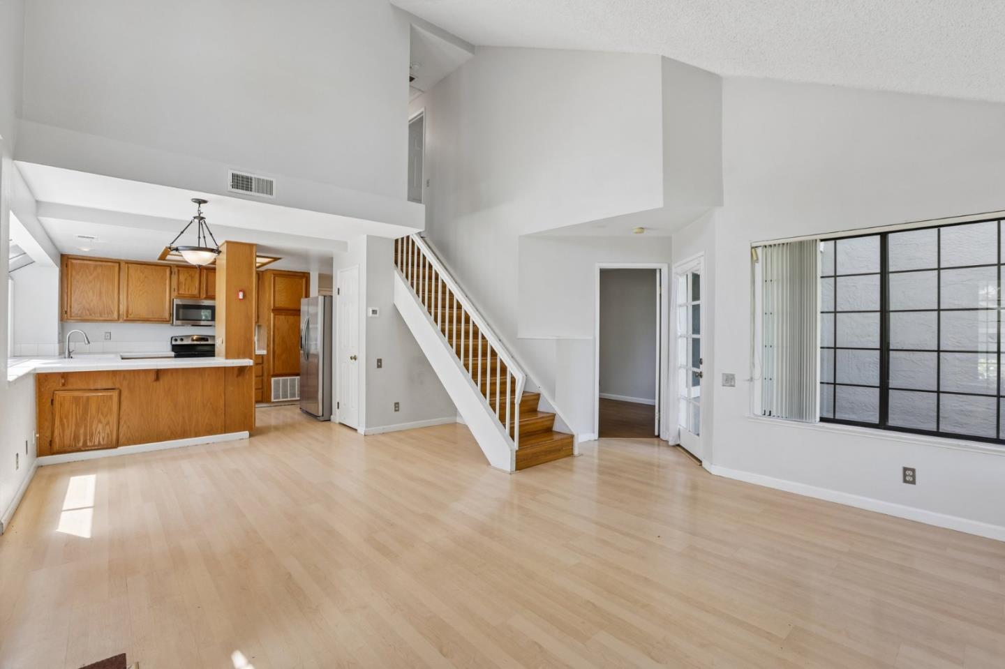 2843 Buena Knoll Court