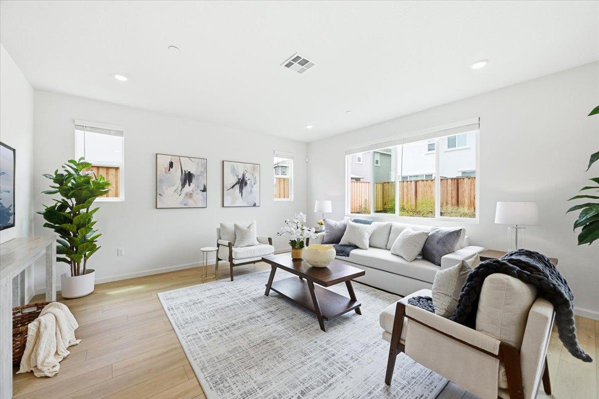 5433 Riverview Lane