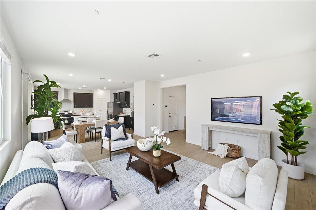 5433 Riverview Lane