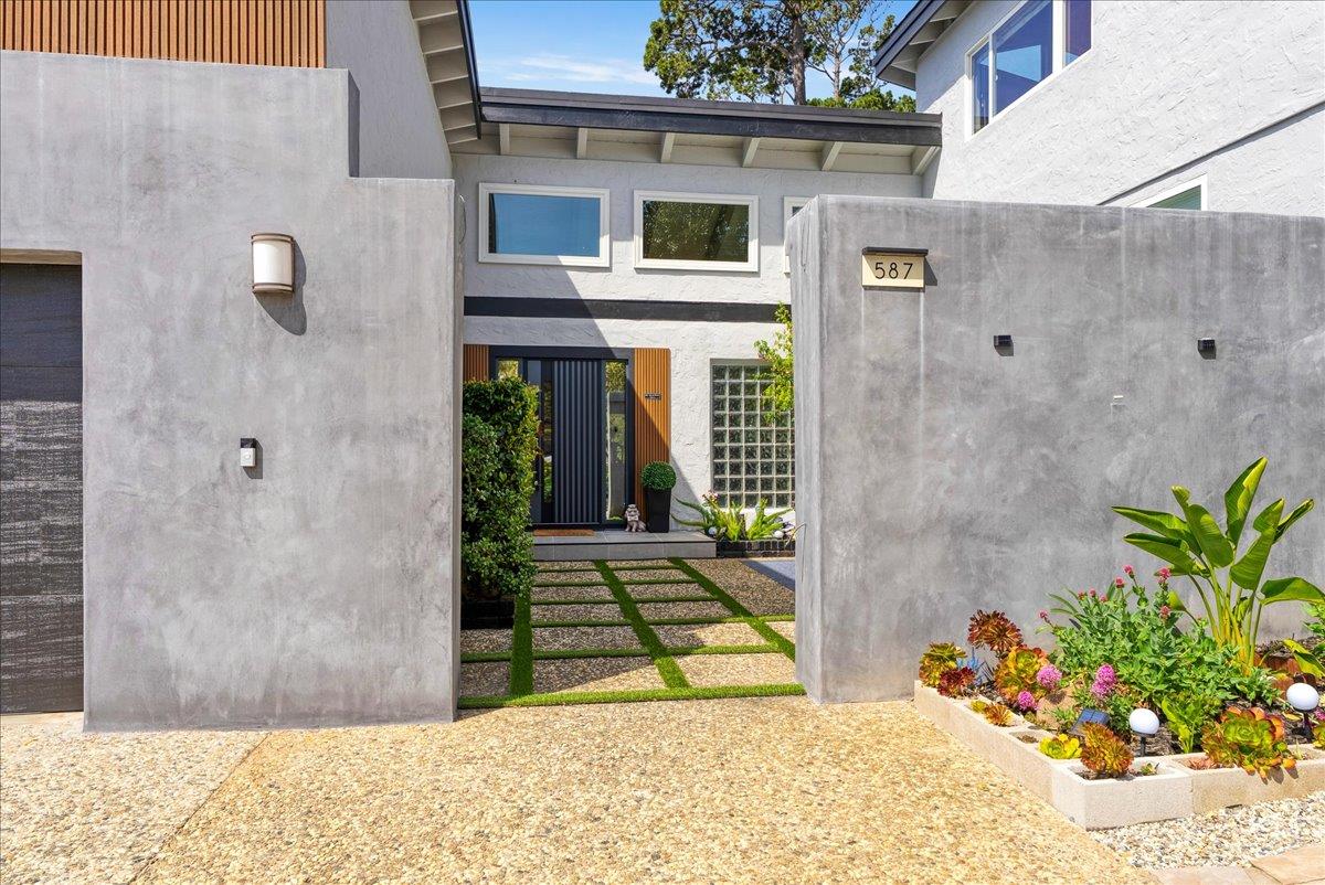 587 Saint Andrews Drive