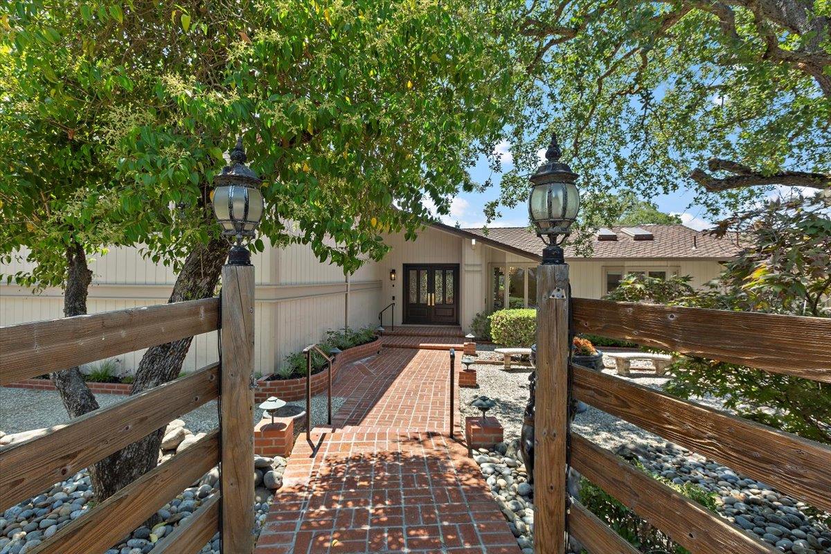 17095 Summit Way