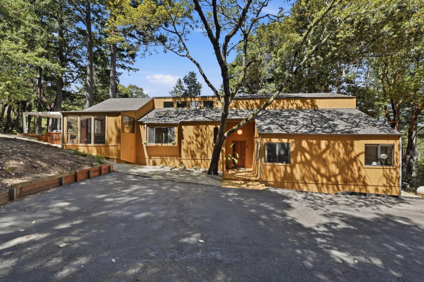 22163 Miller Ridge Road