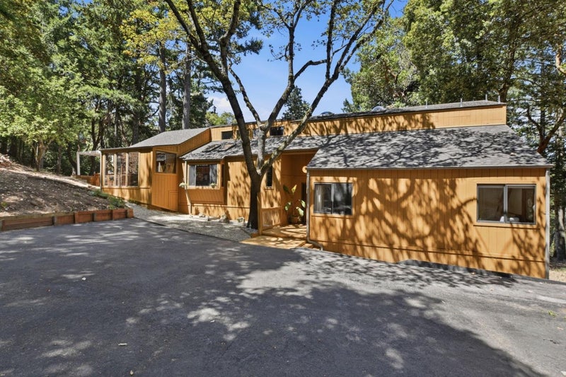 22163 Miller Ridge Road