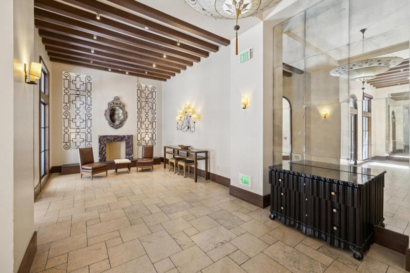 356 Santana Row 320